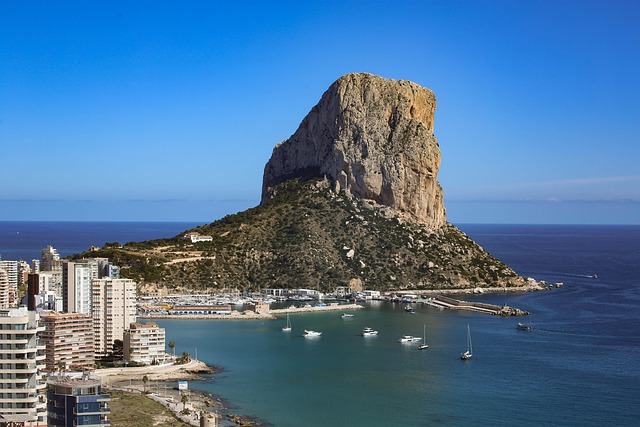 Costa Blanca Resorts Built for Warm Water and Open-Sky Ease