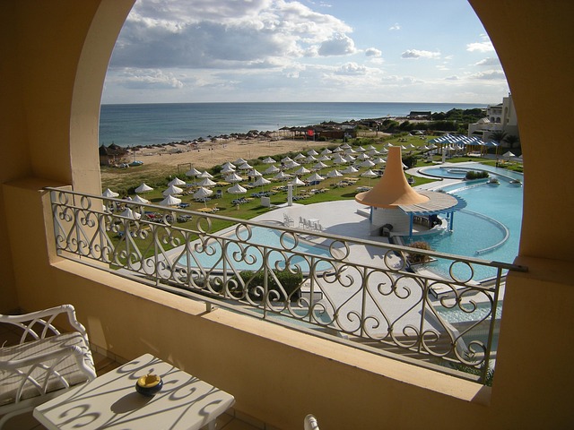 Luxury Hotels in Miami Beach With Private Beach and Pool