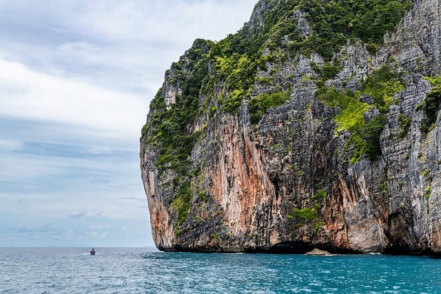 Phuket Travel That moves from busy coastlines to hidden, softer corners